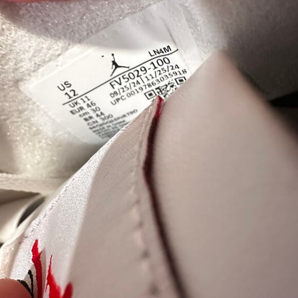 Jordan 4 Retro White Cement (2025) – Size 12 – Brand New main image 6